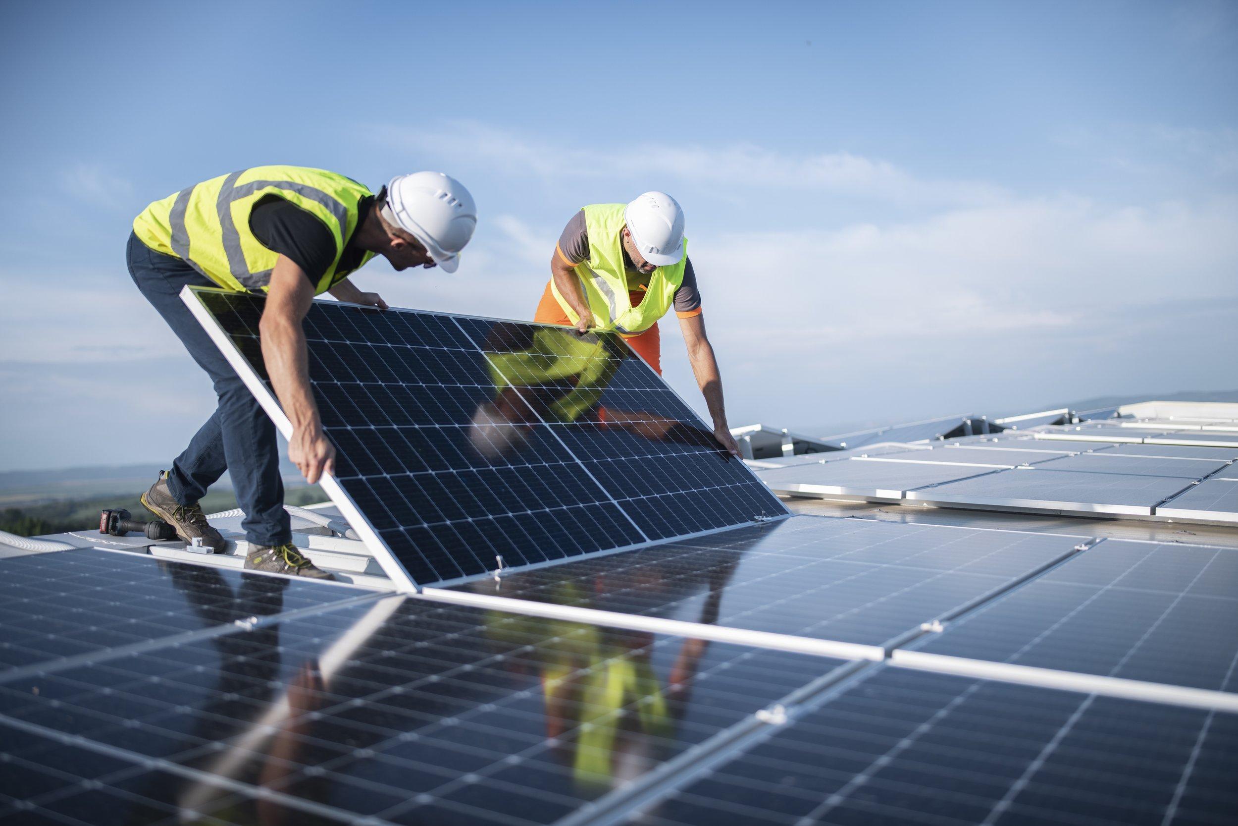 Top Considerations When Choosing a Solar Panel Battery System