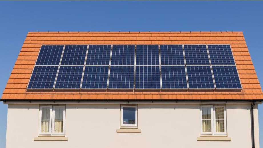 Exploring the Benefits of Solar Panels ⁣Paired with Battery ​Storage